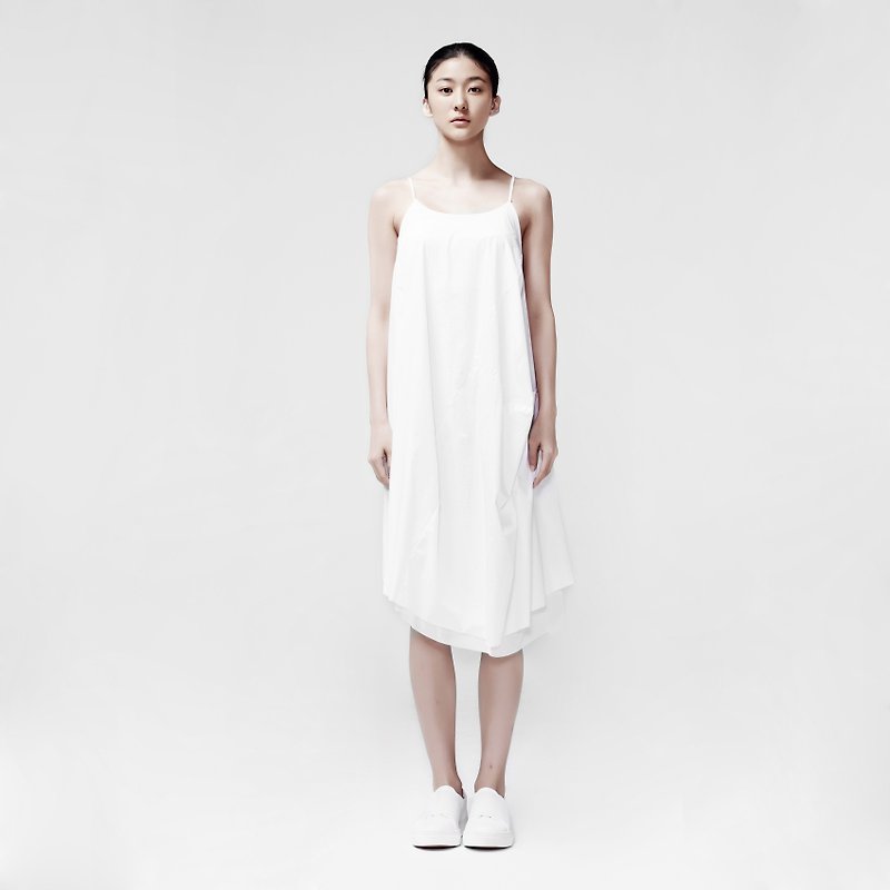 TRAN - 不规则剪接背心洋装 - 洋装/连衣裙 - 棉．麻 白色