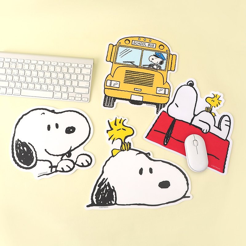 Peanuts史努比造型鼠标垫-Snoopy正版授权 电脑鼠标垫 桌垫 - 鼠标垫 - 塑料 多色