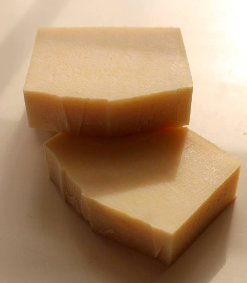 马铃薯家事皂 ▥ 乳油木果脂护手配方 - 手足保养 - 植物．花 金色