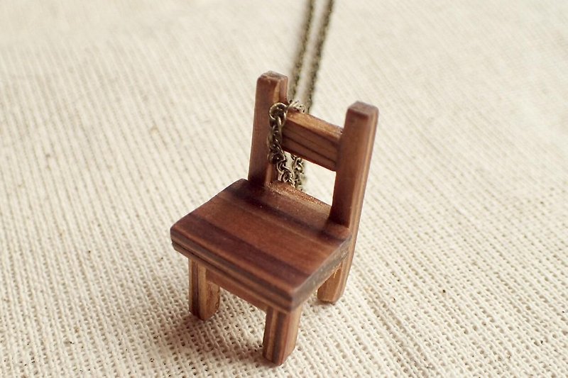 mini-chairネックレス - 项链 - 木头 