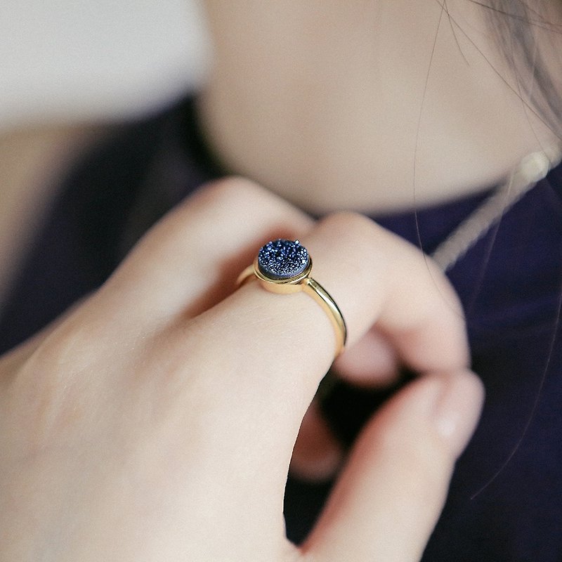 ESCA STUDIO • s925纯银天然玛瑙晶簇矿石水晶戒指指环（电光蓝） - 戒指 - 宝石 蓝色
