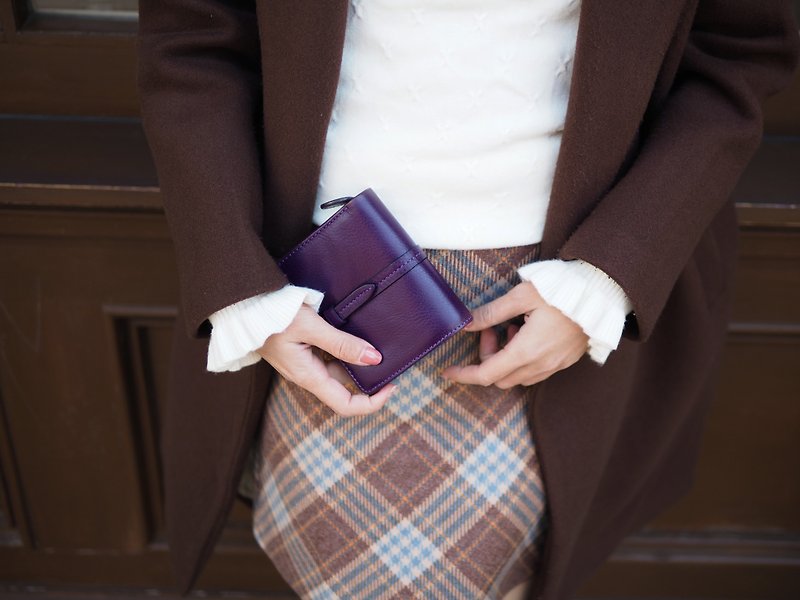 Charlotte 真牛皮折叠钱包/短夹 : 紫色 - 皮夹/钱包 - 真皮 紫色