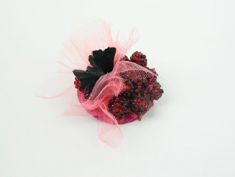 Mini Headpiece Fascinator Hair Clip with Black Butterfly and Raspberries Flower Crown Spring Summer Floral Headwear Cute Wedding Flower Girl - 发饰 - 其他材质 多色