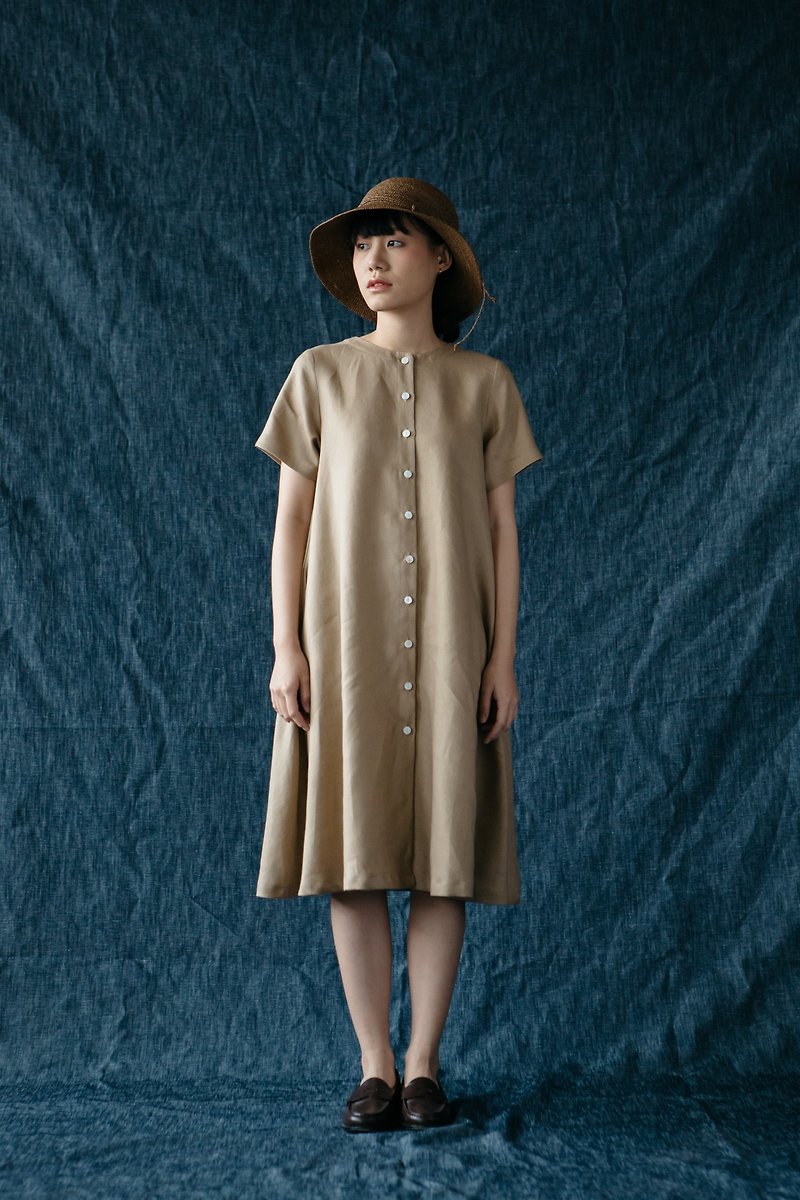 A-line dress with Shell Button in Caramel - 洋装/连衣裙 - 棉．麻 卡其色