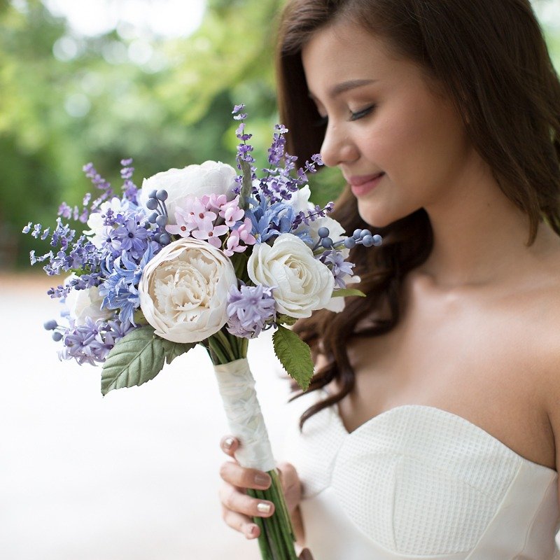 Soft Purple Bridal Bouquet Artificial Paper Flower Medium Bouquet Winter Fresh - 木工/竹艺/纸艺 - 纸 紫色