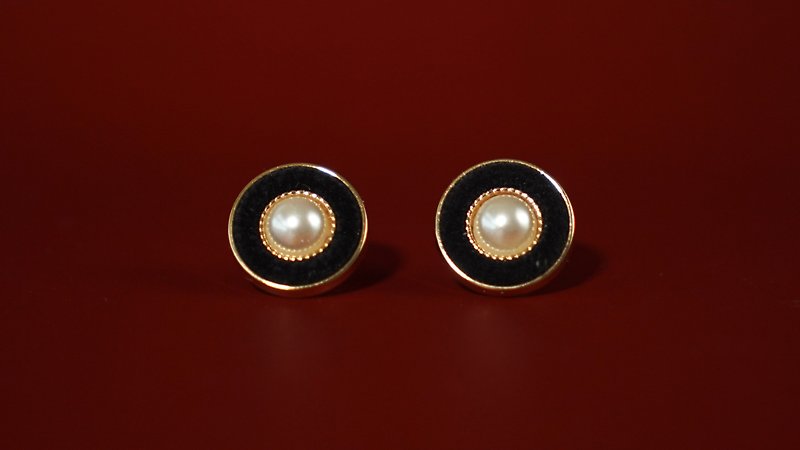 【典雅生活】珍珠黑植绒耳环/钢针/抗过敏 - 耳环/耳夹 - 其他材质 黑色