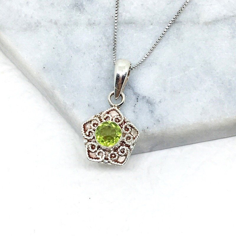 橄榄石925纯银心形花边项链 尼泊尔手工镶嵌制作(款式1) - 项链 - 宝石 绿色