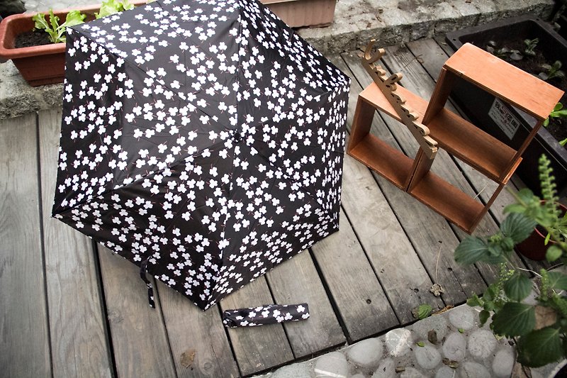 UrbaneUmbrella 缤纷小碎花抗UV晴雨伞 – 黑底白花 - 雨伞/雨衣 - 其他人造纤维 黑色
