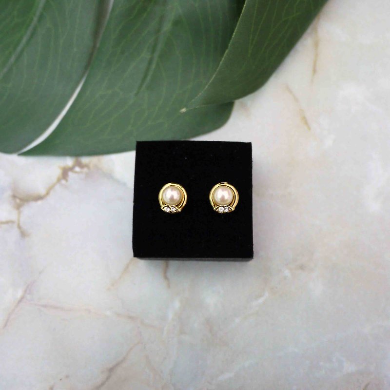法式古典气质 耳环(淡黄色珍珠) - 耳环/耳夹 - 其他金属 黄色