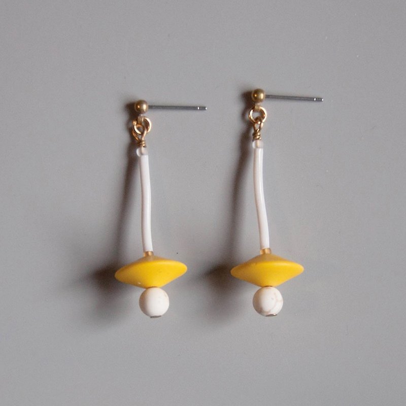 黄白吊灯耳环 - 耳环/耳夹 - 压克力 黄色