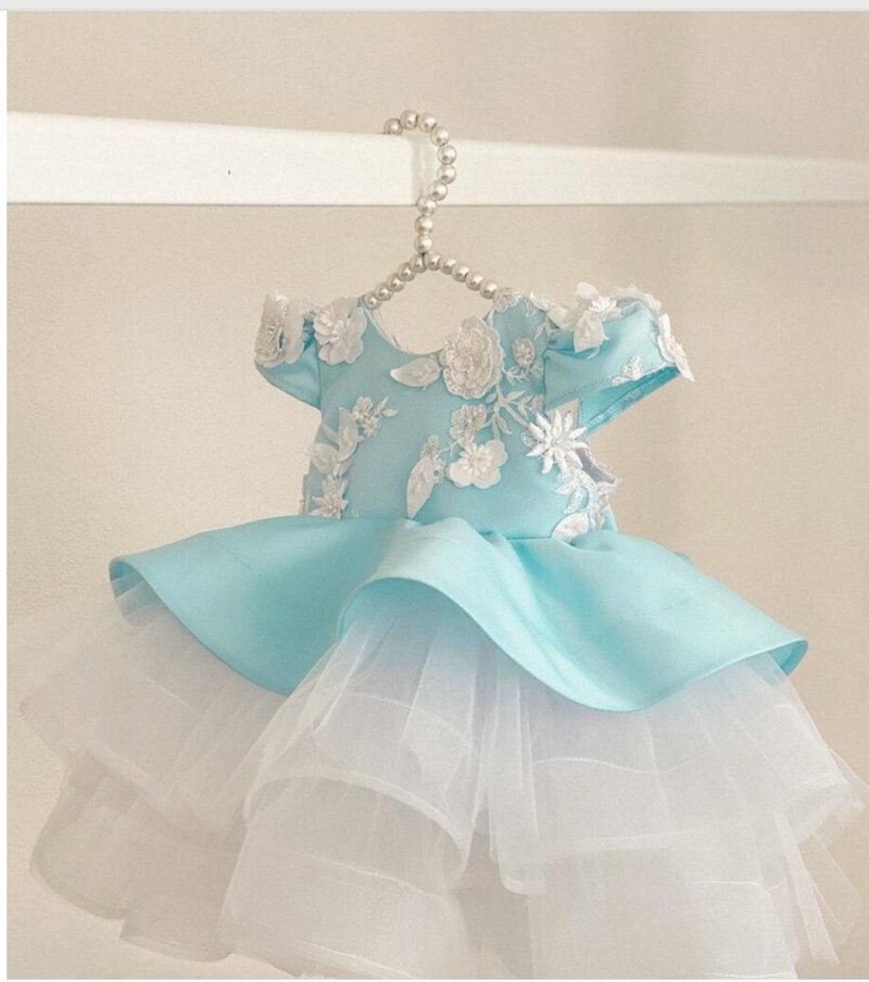 Blue and white dress with 3d flowers and bow clip for hear. First birthday dress - 童装礼服/连衣裙 - 其他材质 