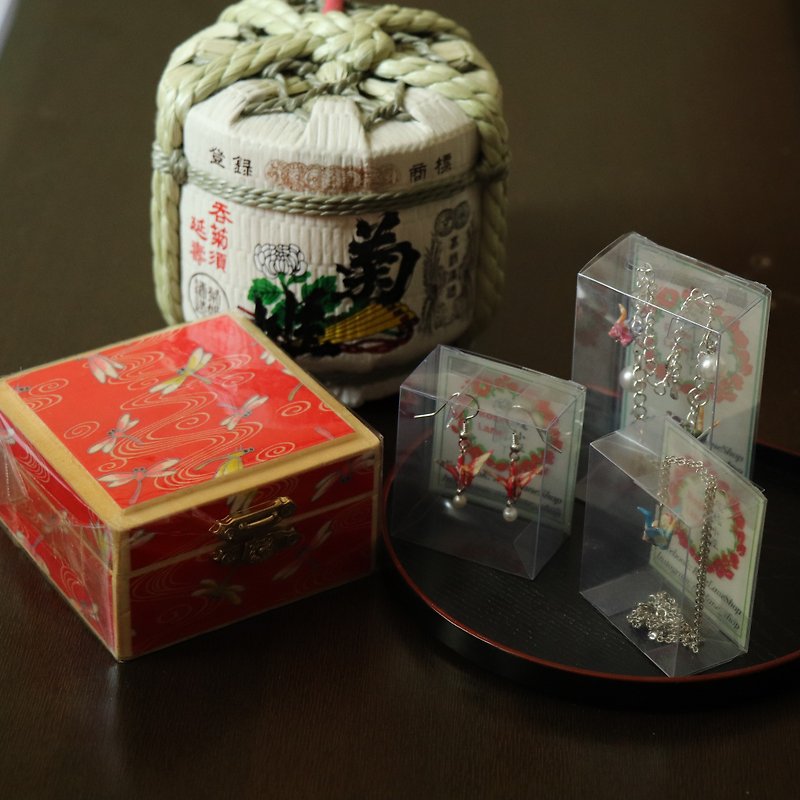 Goody Bag - 福盒套装系列-红蜻蜓（含三盒千羽鹤首饰） - 收纳用品 - 木头 红色