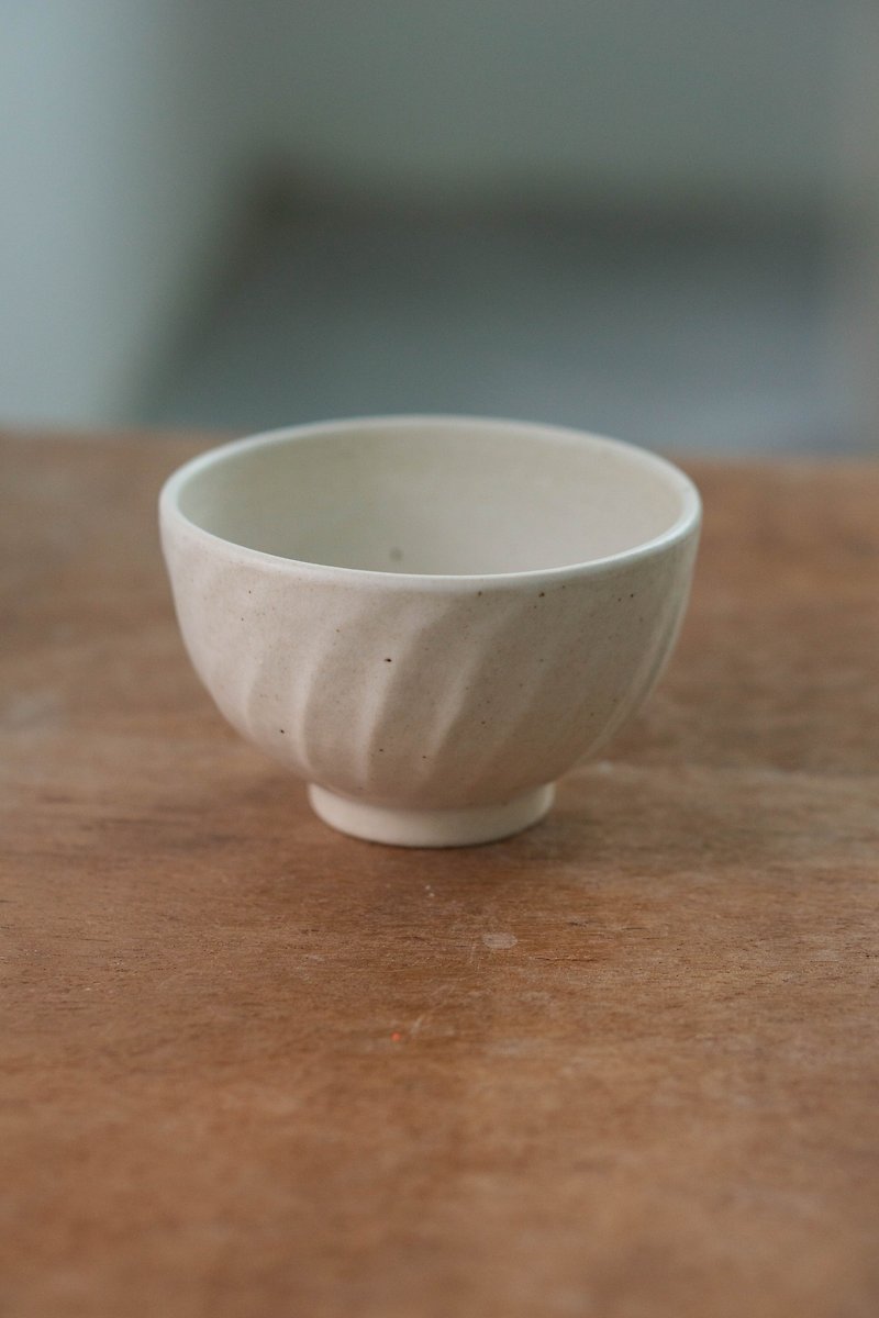 贝壳纹小碗 - 碗 - 瓷 白色