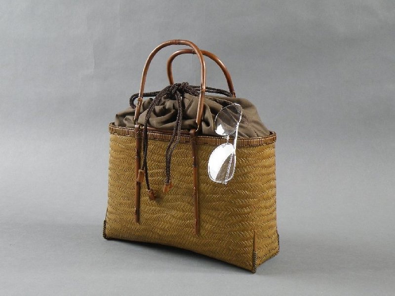 竹籠バッグ　かごバッグ　網代編み　波網代　巾着 - 手提包/手提袋 - 竹 咖啡色