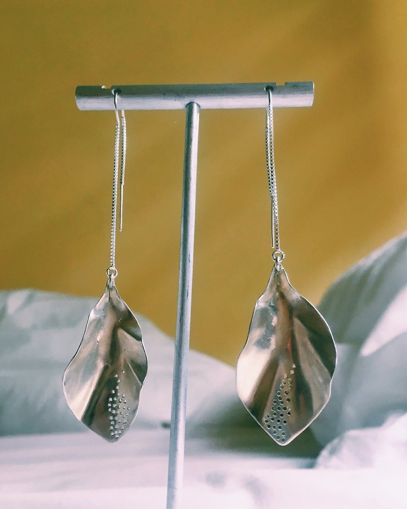 Bohemian silver leaf threaders, silver organic chic earthy dangle earrings, - 耳环/耳夹 - 银 银色