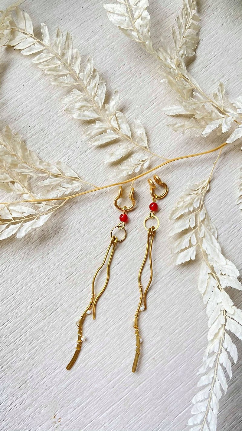 红玛瑙与珍珠长款耳环 - 耳环/耳夹 - 铜/黄铜 金色