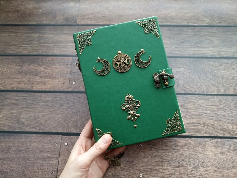 Witch practical magic book of shadow Moon beginner spell book Grimoire charm - 笔记本/手帐 - 纸 绿色