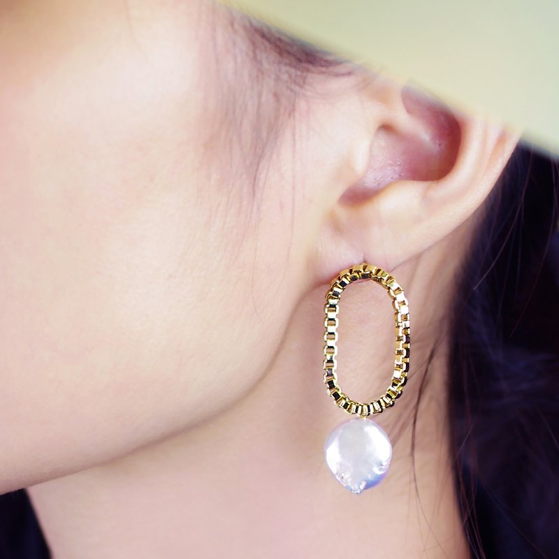 古典椭圆淡水珍珠耳环 JALA - 耳环/耳夹 - 其他金属 金色