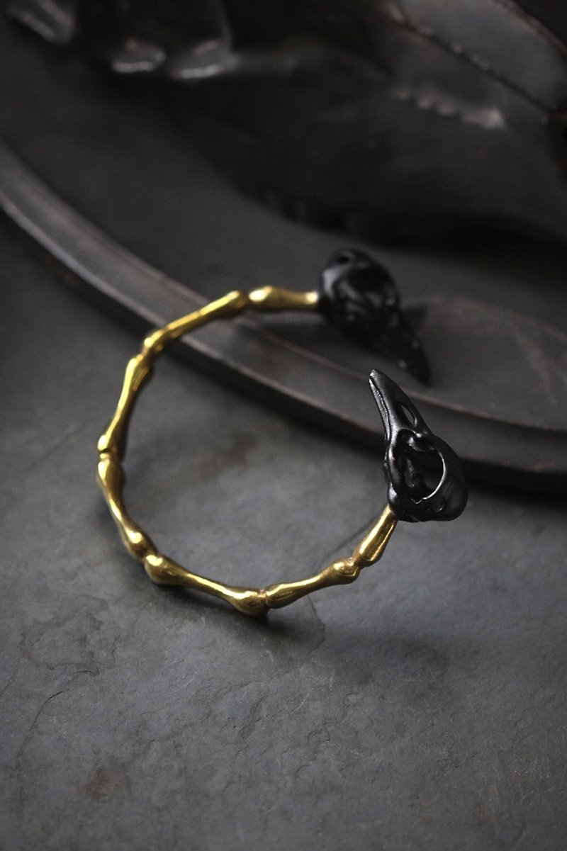 Two bird Skull Cuff bracelet (Black Oxidation) - 手链/手环 - 其他金属 黑色