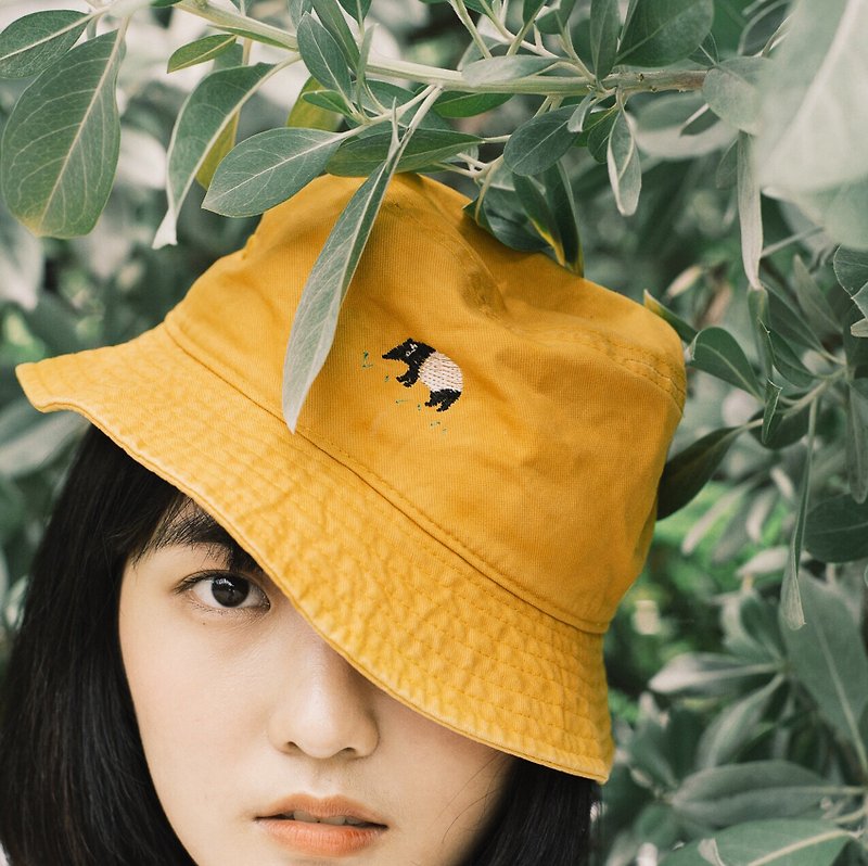 Tapir embroidery Bucket Hat / Yellow Mustard - 帽子 - 棉．麻 黄色