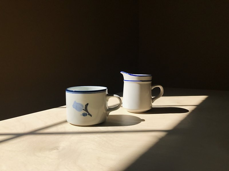 陶瓷蓝边小花马克杯/蓝边小奶盅 - 咖啡杯/马克杯 - 陶 白色