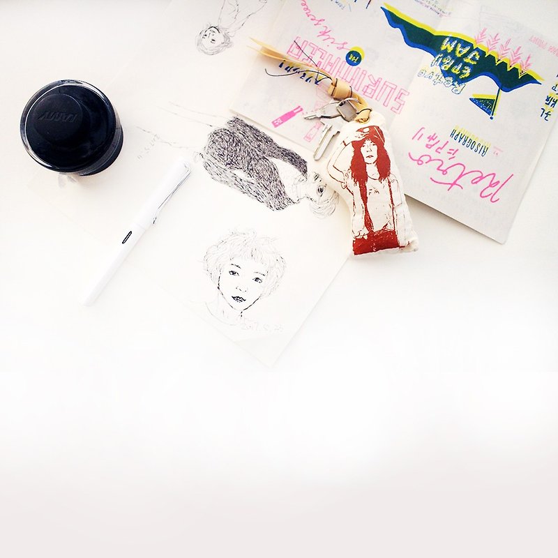 插画娟印挂件 我爱的女歌手/illustration silk print  pendant “PATTI” | Sako Studio - 其他 - 棉．麻 透明