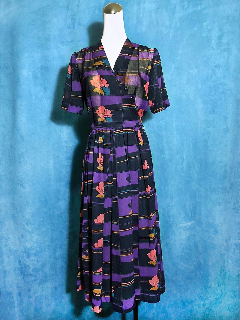 紫色花朵条纹短袖古着洋装 / 国外带回 VINTAGE - 洋装/连衣裙 - 聚酯纤维 紫色