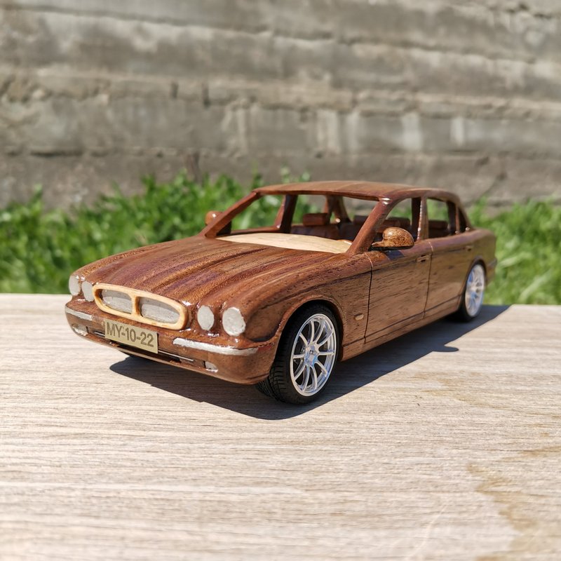 定制化玩具车模型 Jaguar XJ8 2006 - 摆饰 - 木头 