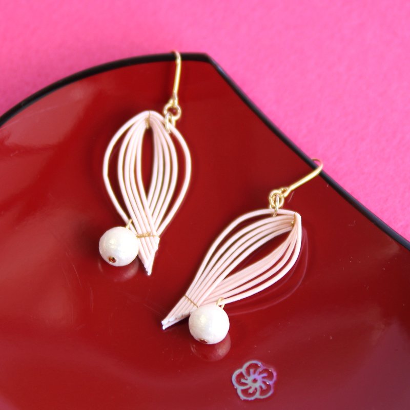 japanese style pierce earring / mizuhiki / japan / accessory / sakura / flower - 耳环/耳夹 - 丝．绢 粉红色