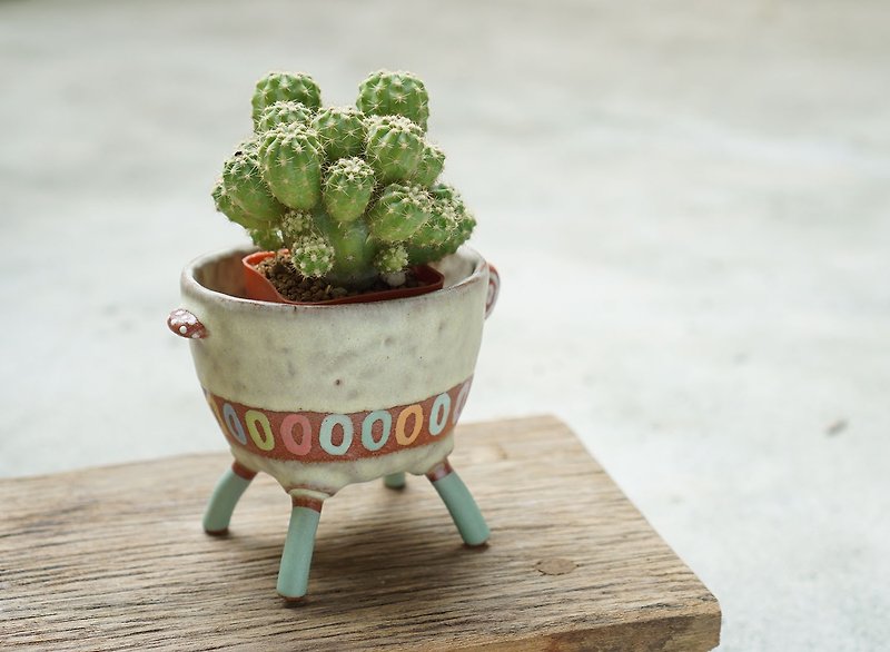 4 legged plant pot ,legged standing plant pot, succulent , flower pot , ceramic - 花瓶/陶器 - 陶 多色