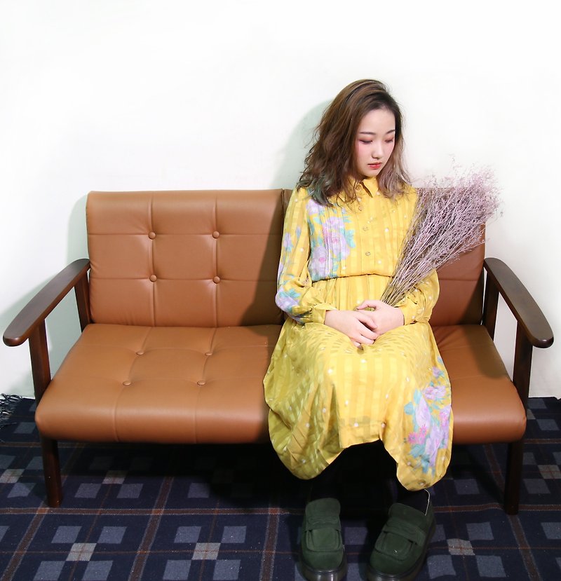 Back to Green::丝质洋装 向阳嫩紫玫瑰 vintage dress (OPD-11) - 洋装/连衣裙 - 丝．绢 黄色
