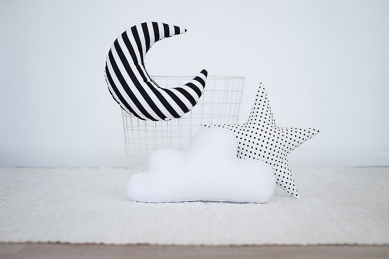 Set of 3! White and black kids shaped pillows moon - star - cloud - 满月礼盒 - 棉．麻 透明