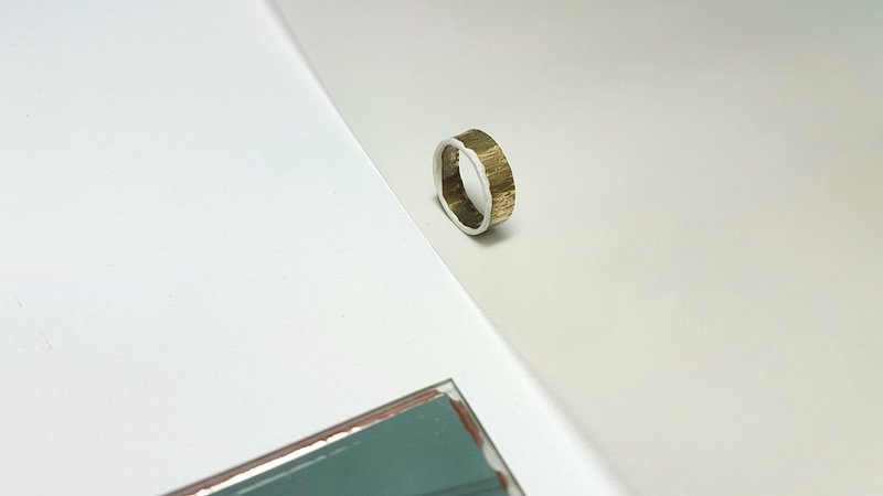 White Icing Brass Ring  窄版白色糖霜黄铜戒指 - 戒指 - 其他金属 金色