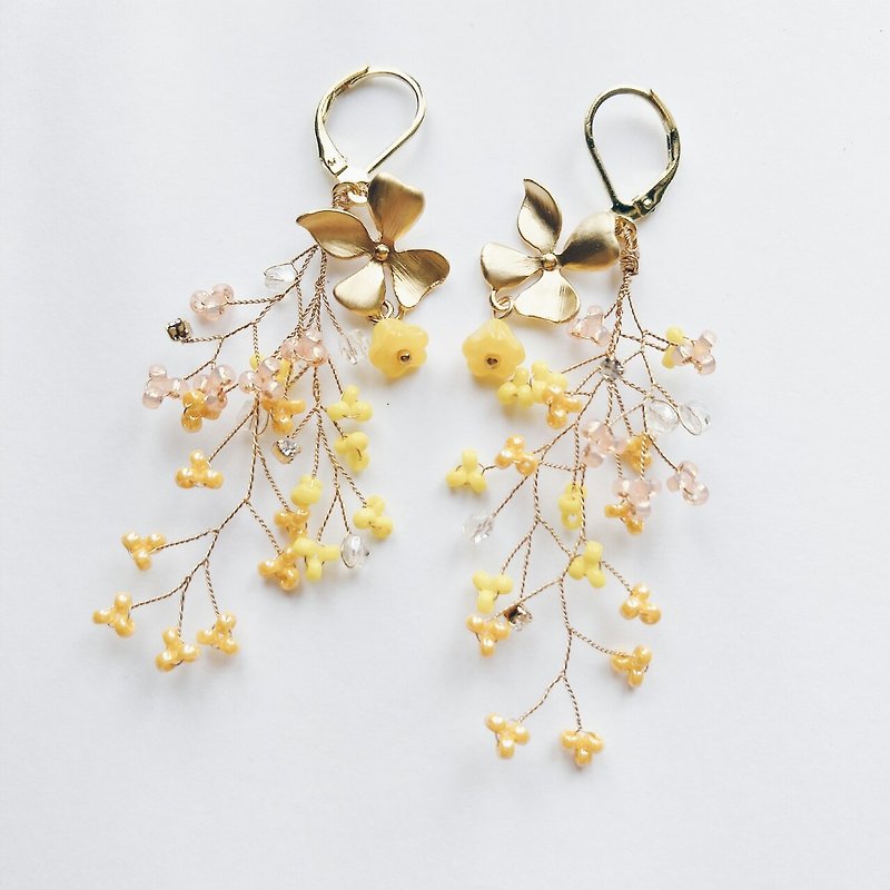 momolico 桃子莉可 浪漫花蕊  幸运草  耳环 可改夹式 - 耳环/耳夹 - 其他材质 