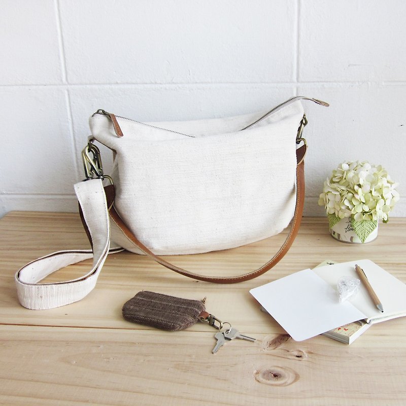 Cross-body Sweet Journey Bags M size Hand Woven  Cotton Natural  Color - 侧背包/斜挎包 - 棉．麻 