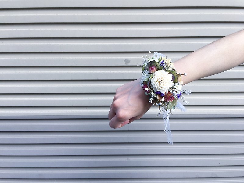 【好花】干燥手挽花 婚礼小物 伴娘手花 婚礼饰品 - 手链/手环 - 植物．花 白色