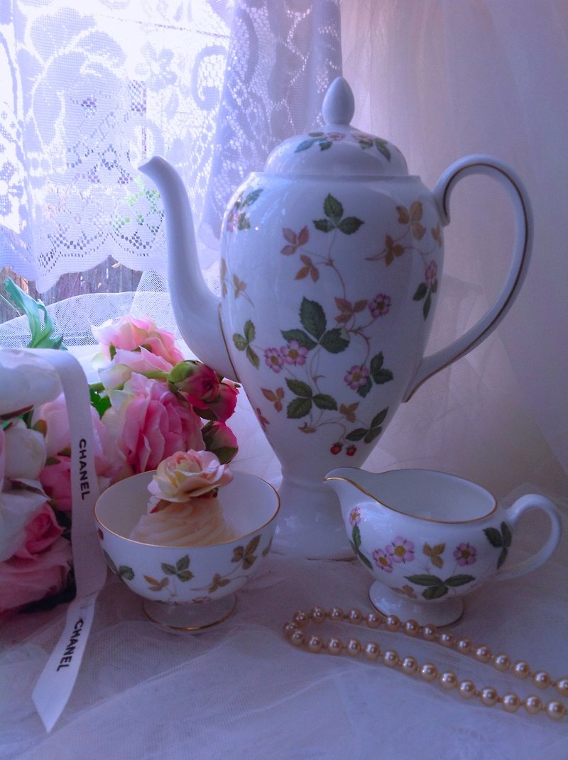 英国制骨瓷wedgwood Wild Strawberry野草莓咖啡壶花茶壶库存品 - 咖啡壶/周边 - 瓷 多色