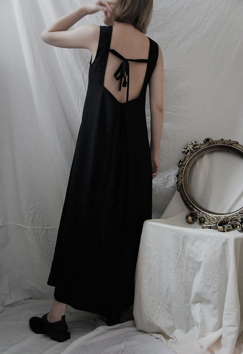 square collar sleeveless dress 方领后系带无袖连衣裙 - 洋装/连衣裙 - 其他人造纤维 黑色