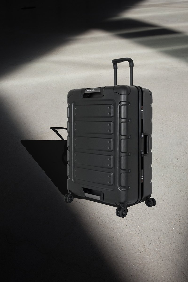 【CROWN】悍马 27寸 铝框行李箱 限定色 黑色 - 行李箱/行李箱保护套 - 塑料 黑色