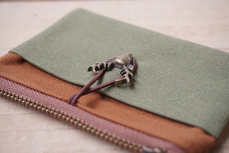 钱包– 焦糖色vs.橄榄绿(小鹿) - 手工礼物 - 皮夹/钱包 - 棉．麻 绿色