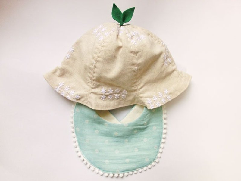 *HAPPY  BAG* -- Leaf Hat & Baby Bib -- White - 满月礼盒 - 棉．麻 白色