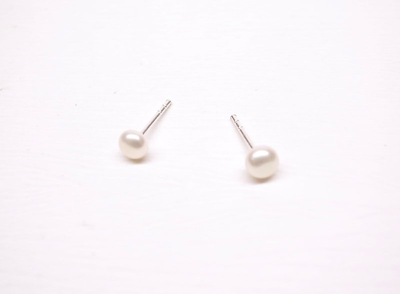 二毛银【净白天然珍珠4mm纯银耳针】一对 - 耳环/耳夹 - 其他金属 