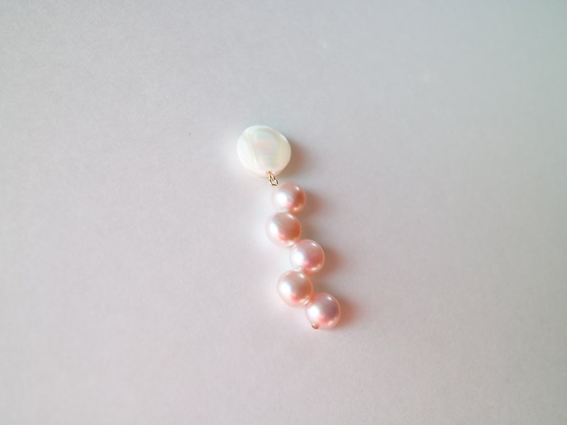 【PINKOI LIMITED】SHIGUSA PIERCE PINK - 耳环/耳夹 - 珍珠 粉红色