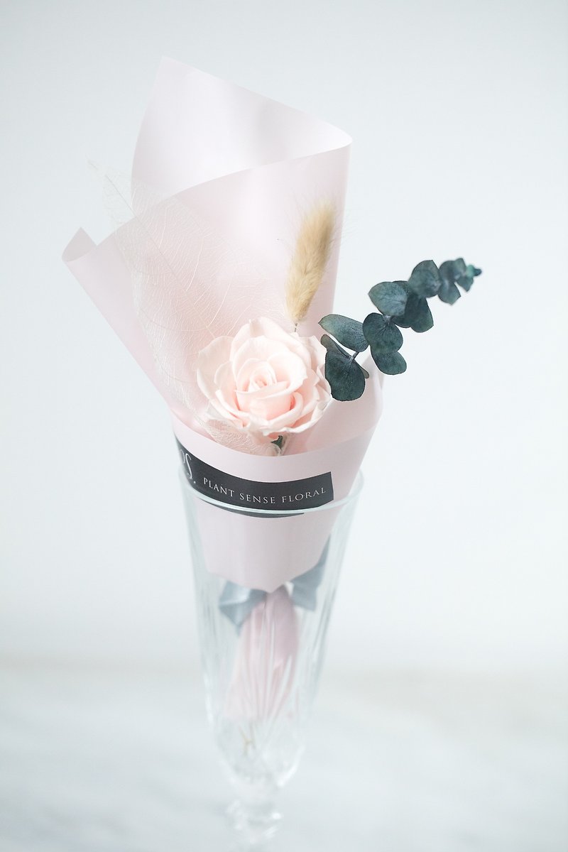 yabo专属卖场-满天星花束加三朵香槟色+白色永生玫瑰 - 植栽/盆栽 - 植物．花 