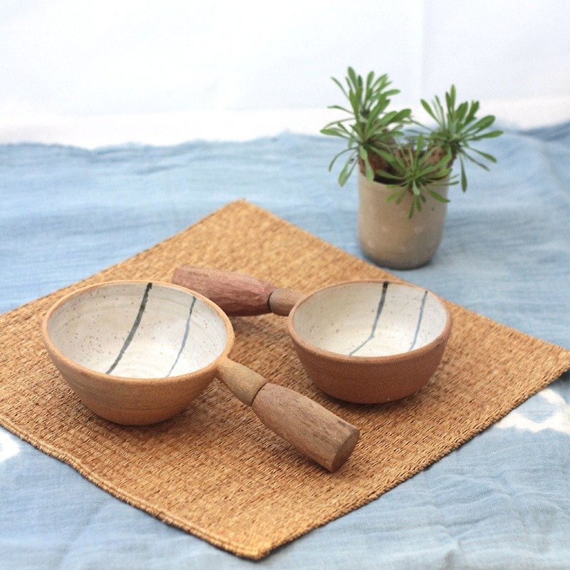3.2.6. studio: Handmade ceramic tree bowl with wooden handle (set). - 花瓶/陶器 - 陶 咖啡色