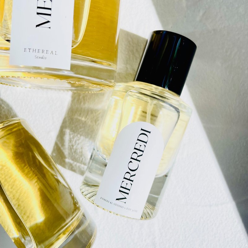 MERCREDI_Eau de Parfum 30ml - 香水/香膏 - 浓缩/萃取物 红色