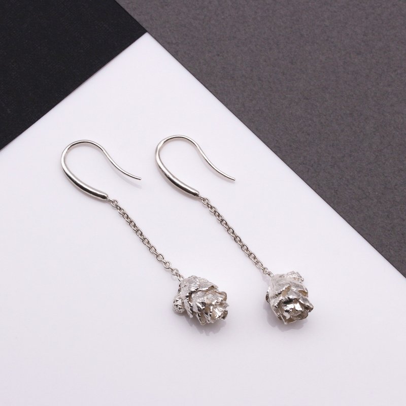 松果 纯银耳环 夹式耳环 - 耳环/耳夹 - 纯银 银色