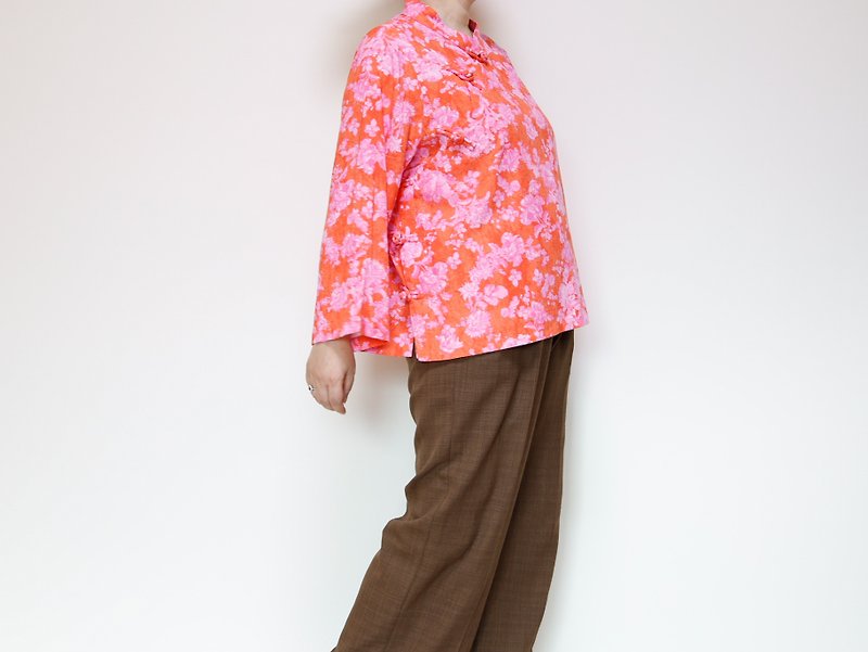 チャイナカラーブラウス レッド　シノワズリな衿元　ゆったりデザイン 香港迷 - 女装衬衫 - 棉．麻 红色