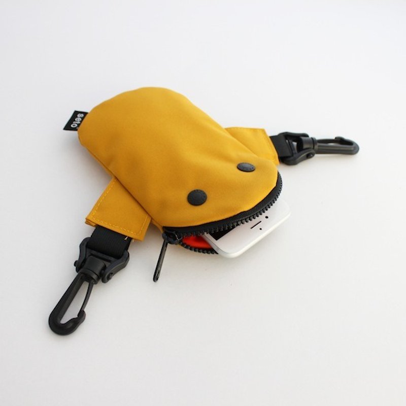 The creature iPhone case　small bag　Mame-sagari　yellow - 手机壳/手机套 - 聚酯纤维 黄色