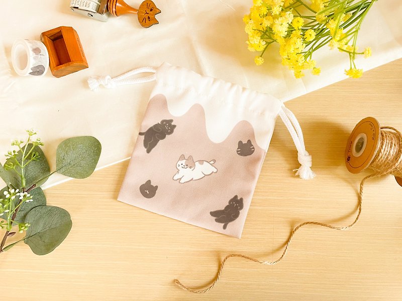奶盖珍奶猫猫束口袋 - 化妆包/杂物包 - 棉．麻 多色